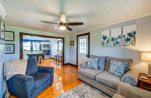 Elkin Casa | Dobson Farmhouse with Scenic Porch - Near Vineyards!