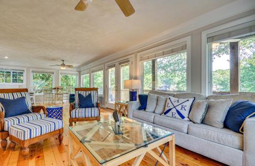New London Casa | Dock and 2-Story Boat Slip Badin Lake Cabin