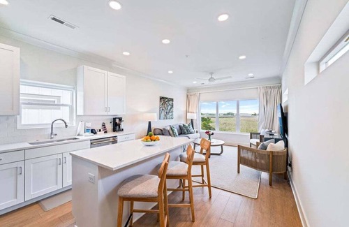 Georgetown Casa | Dock and Dwell at the Winyah Bay Club, Pool, Outdoor Lounge/Grill and Boat Slip included!