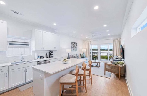Georgetown Casa | Dock and Dwell at the Winyah Bay Club, Pool, Outdoor Lounge/Grill and Boat Slip included!