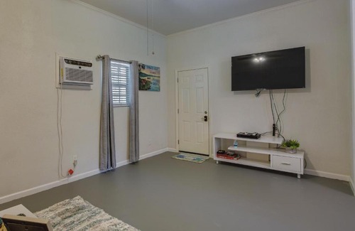 Wills Point Casa | Dock and Fire Pit Lake Tawakoni Vacation Rental!