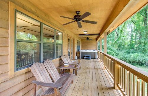 Whiteside Casa | Dock and Hot Tub Tennessee River Cabin Getaway