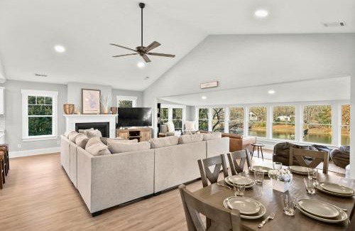 Westport Casa | Dock Days by AvantStay Swimming Platform Dock