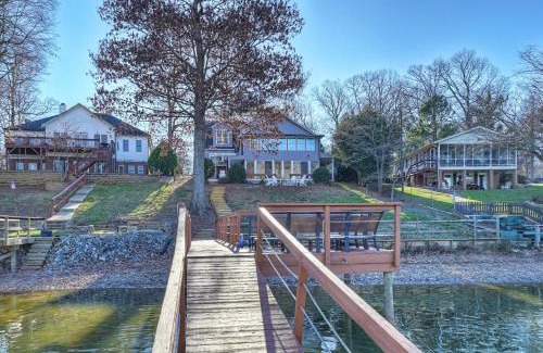 Westport Casa | Dock Days by AvantStay Swimming Platform Dock