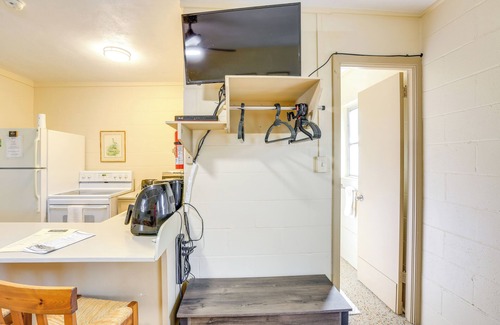 Chiefland Apartamento | Dock & Fire Pit: Scenic Studio on Suwannee River!