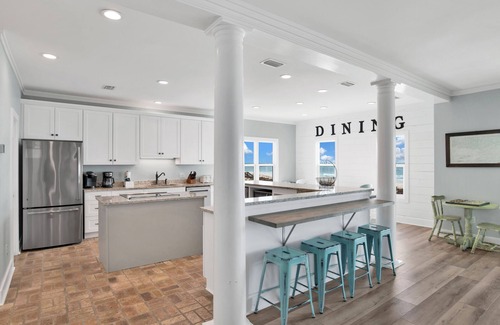 Morgantown Casa | Dock Hall-I-Day - Beachfront Home, Pet-Friendly