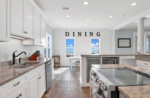 Morgantown Casa | Dock Hall-I-Day - Beachfront Home, Pet-Friendly
