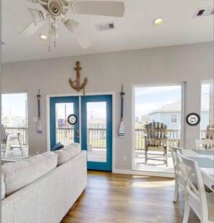Surfside Beach Casa | Dock Holiday