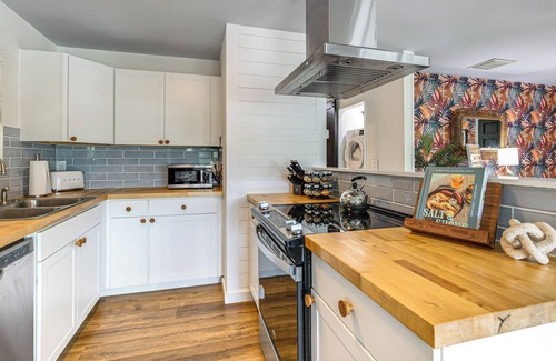 Crystal River Casa | Dock, Hot Tub & Games: Crystal River Family Gem