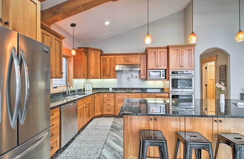 Alexandria Casa | Dock, Hot Tub & Game Room: Luxe Lake Latoka Home