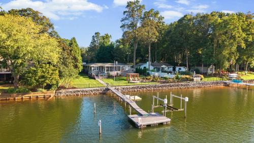 Westport Casa | Dock Hot Tub Kayaks on Lake Norman Lakeside Gem by AvantStay