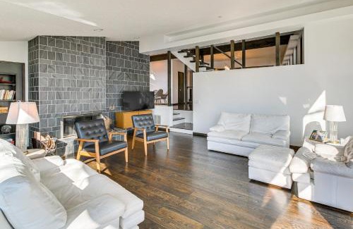 Hot Springs Village Casa | Dock, Hot Tub and Views Stunning Lake Coronado Gem