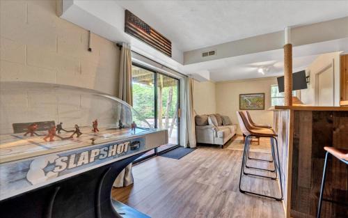 Huddleston Casa | Dock Sun Point