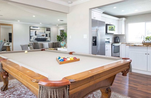 Coral Ridge Isles Casa | Dockside Daydreams, Cozy, Canal Front with Pool