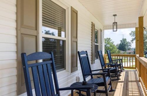 Winchester Casa | Dockside Dreams Best Game and Movie Room at the Lake