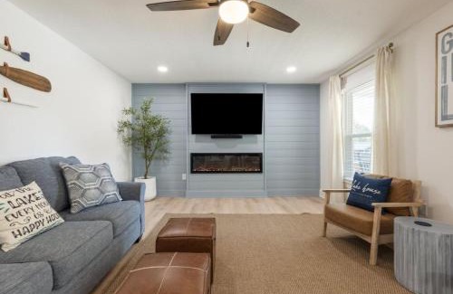 Winchester Casa | Dockside Dreams Best Game and Movie Room at the Lake