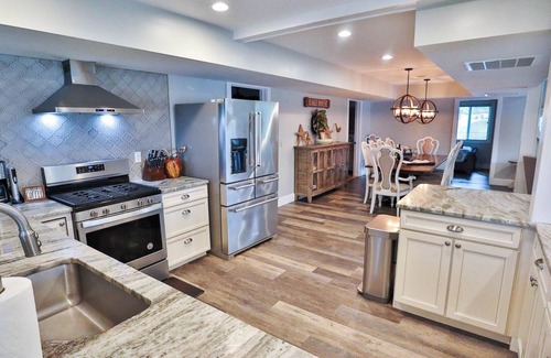 Fort Ann Casa | Dockside Estate- Spacious 2 home Estate, Hot Tubs, Lake Access, Gamerooms