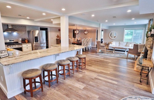 Fort Ann Casa | Dockside Estate- Spacious 2 home Estate, Hot Tubs, Lake Access, Gamerooms