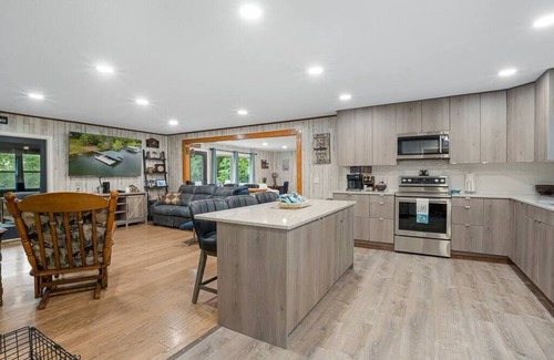 Shell Knob Casa | Dockside Getaway Lakefront, Campfire, Cooking Area