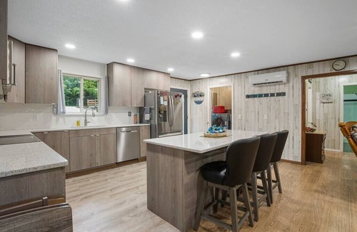Shell Knob Casa | Dockside Getaway Lakefront, Campfire, Cooking Area