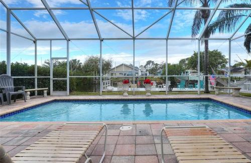 New Port Richey Casa | Dockside Nook -Waterfront, Dock, Heated Pool
