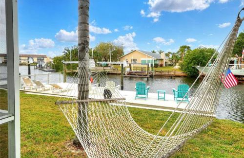 New Port Richey Casa | Dockside Nook -Waterfront, Dock, Heated Pool