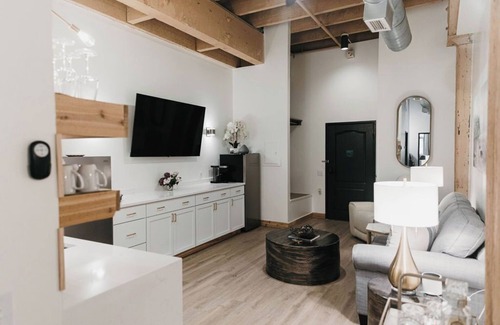 Canal Park Condominio | Dockside Suite 1 | The Brix | Pool in Canal Park!