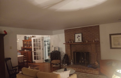 Keene Casa | Doctor Who and more at home near Monticello. Free Breakfast!