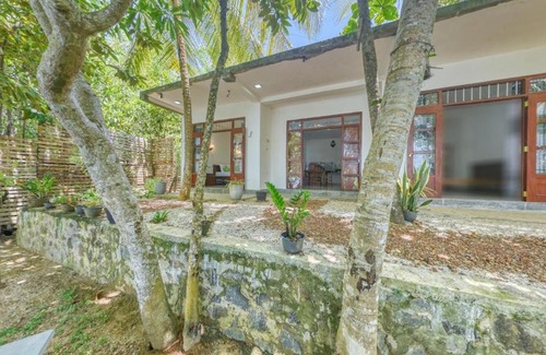 Hikkaduwa Villa | Dodanduwa River Face Villa