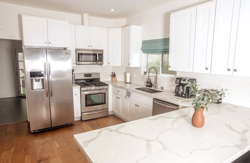 Chinatown Casa | Dodger Stadium / Chinatown / Echo Park Newly updated House!