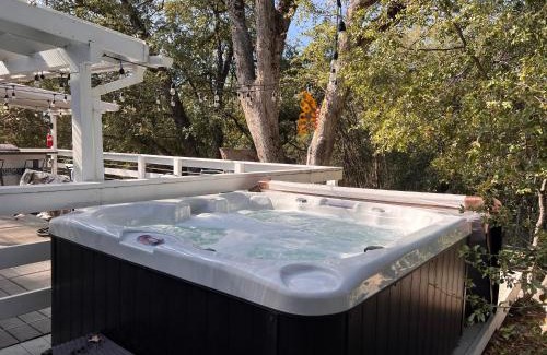 Oakhurst Casa | Doe Cabin Hot Tub/Playground/Game Room and more