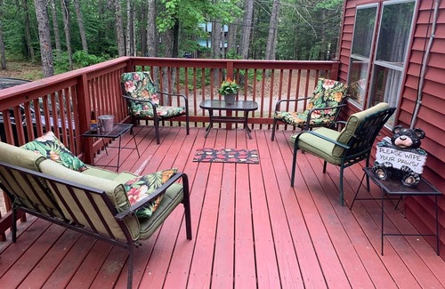 Madison Cabaña | Dog 🐾 3 bedroom 5 bed cottage - Sleeps 8 Private lake community 0.5 mls to water