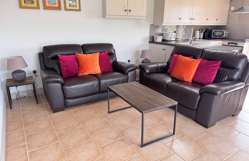 Dilham Casa | Dog and family friendly barn conversion with fully enclosed garden and hot tub