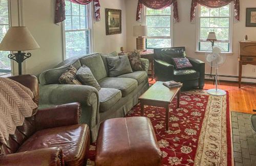 Center Harbor Casa | Dog Cove Cottage