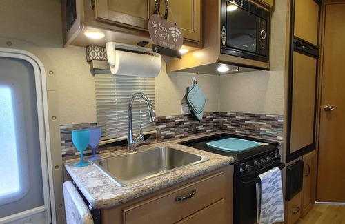Fort Pierce Casa | Dog Friendly 1-bedroom camper/RV
