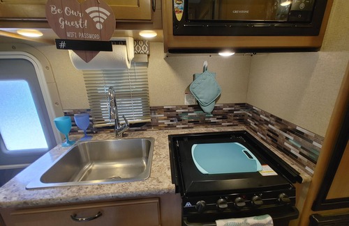 Fort Pierce Casa | Dog Friendly 1-bedroom camper/RV