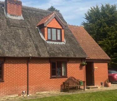 Repps with Bastwick Casa | Dog friendly 2 bed cottage close to the river Thurne