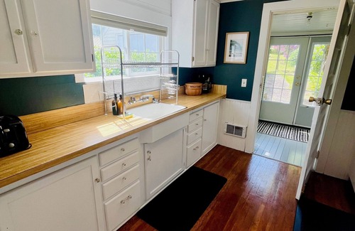 Lincoln City Cabaña | Coastal Oregon Retreat