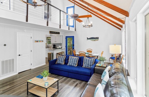 Emerald Isle Casa | Dog-Friendly 3 BR Cottage w/ Fenced Yard, Screened Porch, Decks & Ocean Access