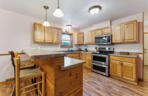 Lyndon Station Cabina | Cabaña 5BR/3.5BA amigable con perros, sala de juegos, fogata, Dells 10min