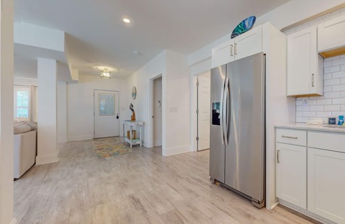 Ocean Isle Beach Casa | Dog-friendly, 8 minutes to beach with shared pool, covered patio, & big backyard