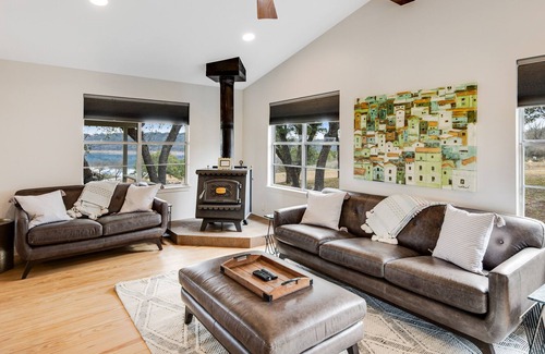 Spicewood Casa | Dog-friendly and spacious lake view house with W/D and private beach