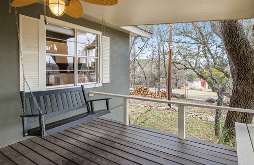 Spicewood Casa | Dog-friendly and spacious lake view house with W/D and private beach