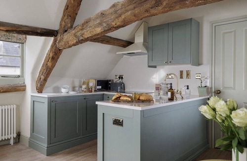 Cirencester Cabaña | Dog Friendly Apartment - The Miller's Snug at Cowley House