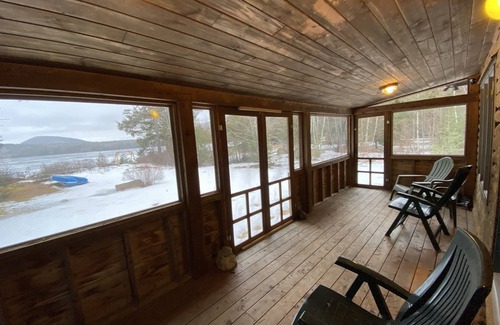 Sullivan Cabina | Little Tunk Pond -Aspen Cabin- ¡Sus vacaciones por excelencia en Maine comienzan aquí!