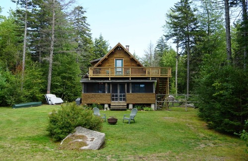 Sullivan Cabina | Little Tunk Pond -Aspen Cabin- ¡Sus vacaciones por excelencia en Maine comienzan aquí!
