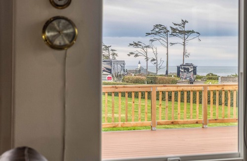Agate Beach Alquiler De RV | Dog Friendly, Available with 50AMP, 30AMP, Water and Sewer hook up's, WiFi