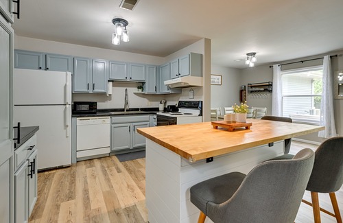 Baraboo Apartamento | Dog-friendly Baraboo Vacation Rental w/ Yard!