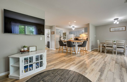 Baraboo Apartamento | Dog-friendly Baraboo Vacation Rental w/ Yard!