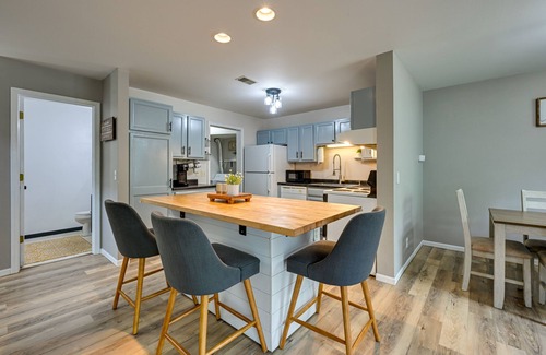 Baraboo Apartamento | Dog-friendly Baraboo Vacation Rental w/ Yard!